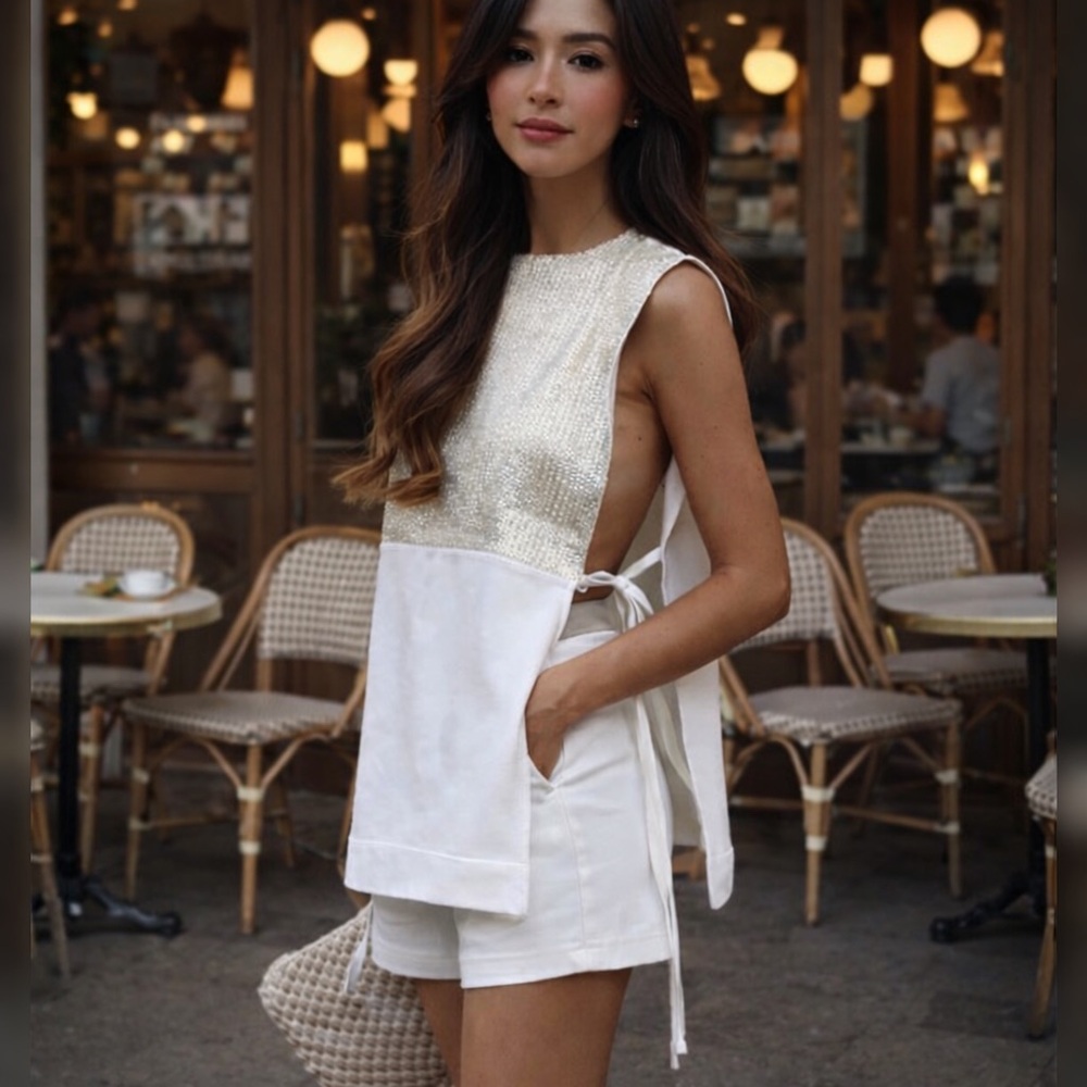 Zara Stylish White and Gold Sleeveless Blouse